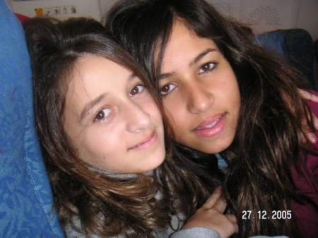 kenza (a guauche) é sofia (a droite)